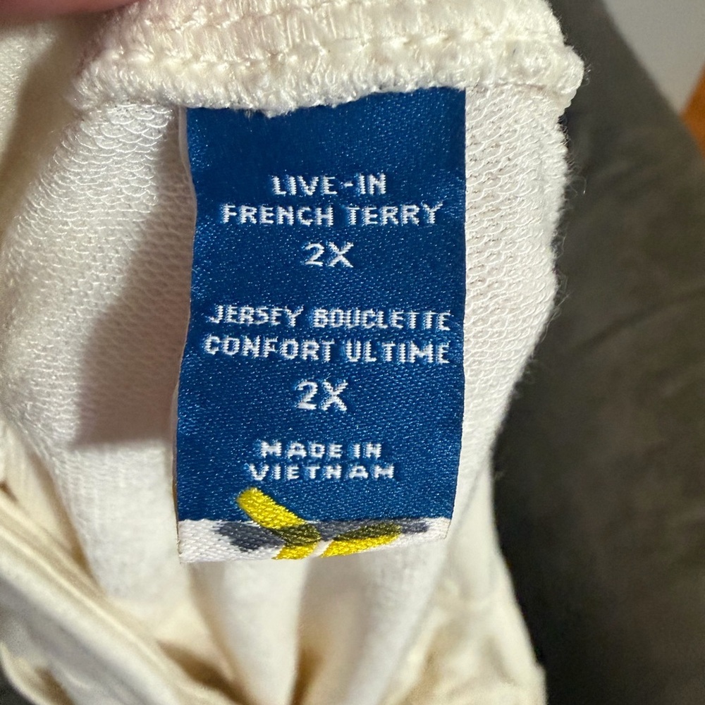 Old Navy Cream Athletic Lounge Shorts - Picture 2 of 3